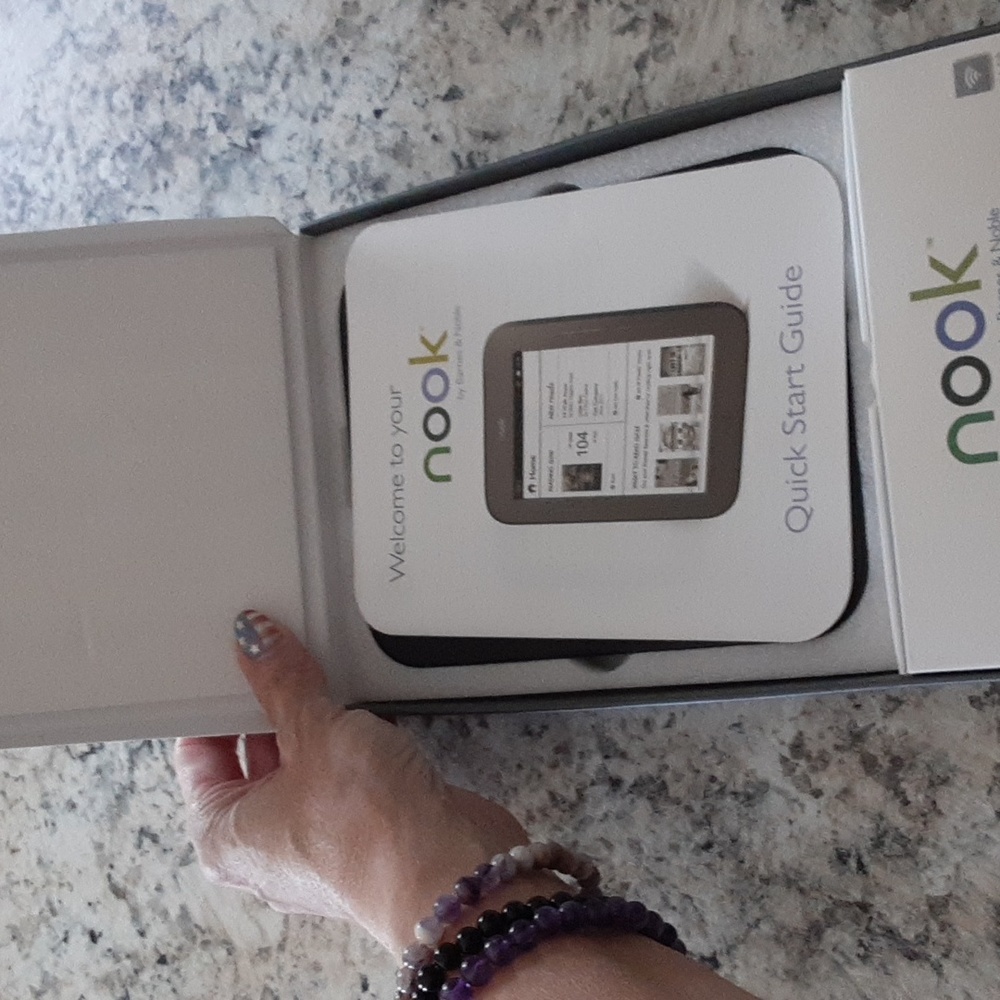 Nook Simple Touch Reader - Picture 2 of 8